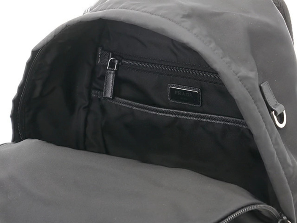 Prada bag backpack black patch - Picture 5 of 5